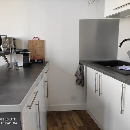 L' Albatros Vue Sur Le Port *