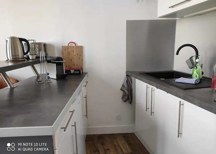 L' Albatros Vue Sur Le Port *