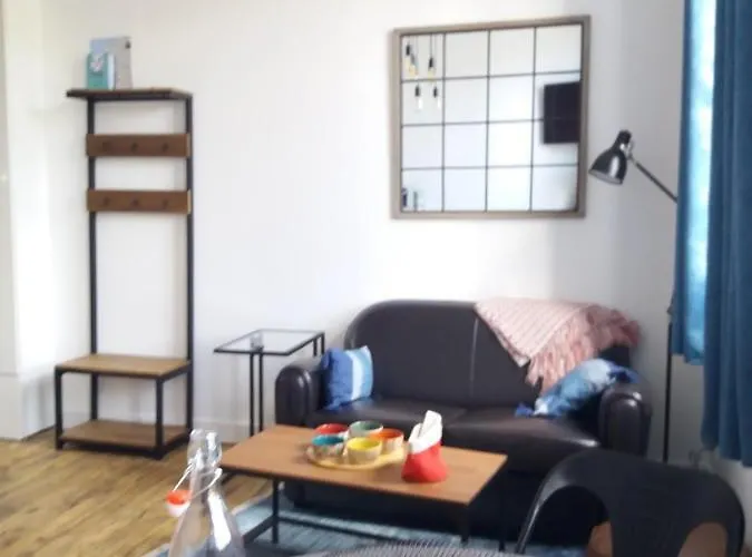 L' Albatros Vue Sur Le Port Daire *